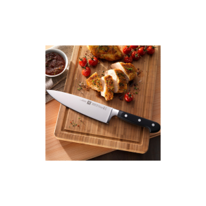 • Long sharp blade ideal for meat, fish & vegetables • Strong handle for firm and safe grip • Durable build for everyday kitchen use